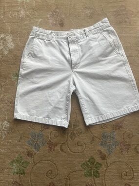GAP Men's White Flat Front Cotton Shorts